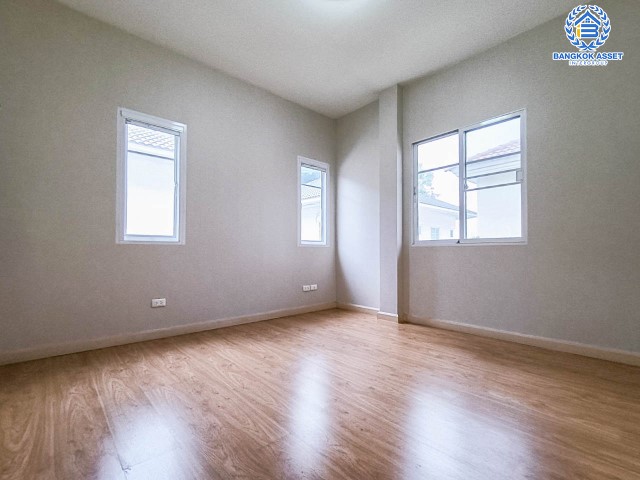 *****บ้านเดี่ยวมือสองย่านนนทบุรี ม.สราญสิริ ราชพฤกษ์-แจ้งวัฒนะ เนื้อที่กว้างขวางมากถึง 56.30 ตร.ว. ฟังก์ชัน 3 ห้องนอน 3 ห้องน้ำ ที่จอดรถ 2 คัน บ้านสไตล์โมเดิร์น ฟรี! เครื่องปรับอากาศ พร้อมเข้าอยู่ บนทำเลแห่งการเดินทาง เชื่อมต่อถนนราชพฤกษ์, ถนนชัยพฤกษ์, ติวานนท์ ใกล้รถไฟฟ้าสายสีม่วง "สถานีท่าอิฐ"